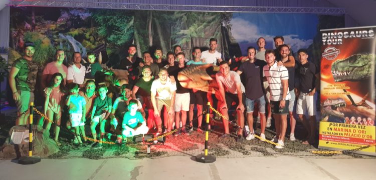 El-CD-Castellón-visita-el-Dinosaurs-Tour