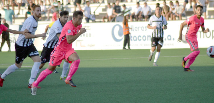 El-Castellón-mereció-mucho-más-en-El-Clariano-(2-1)