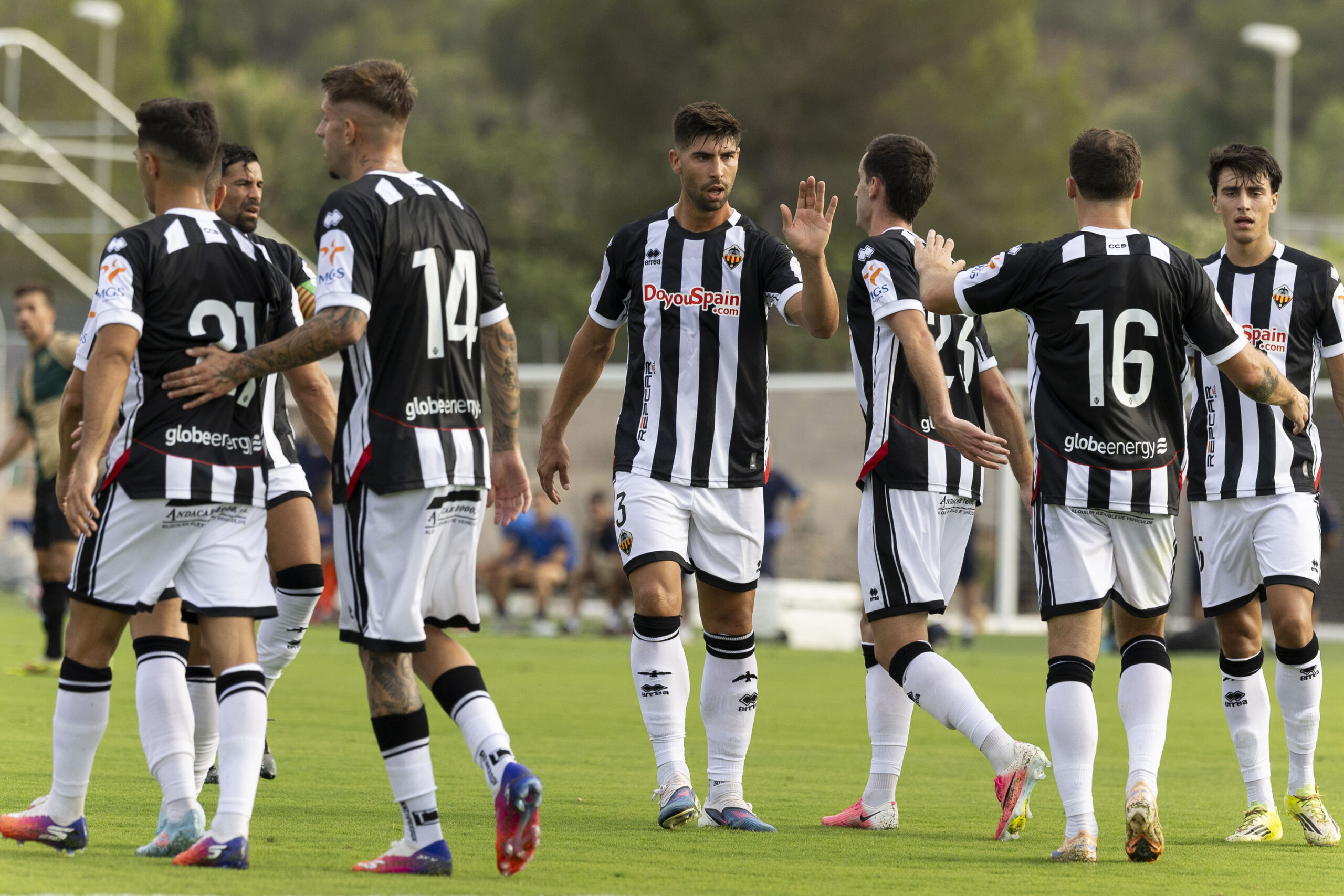 El CD Castellón vence al CE Sabadell en la Ciudad Deportiva La Coma (2-0)